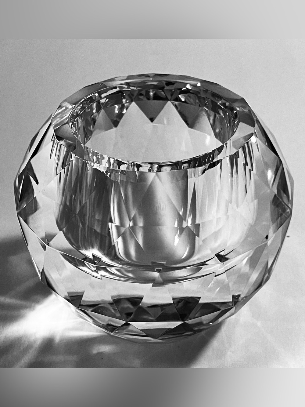 OLEG CASSINI Cut Ball CRYSTAL VOTIVE Candleholder / ORIGINAL BOX & Papers / 3in. - Picture 3 of 12